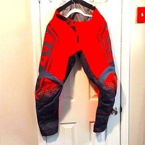 NWT ANSWERRACING OFF ROAD MOTORCYCLE PANTS SIZE 34 MENS. ORANGE AND CHARCOAL